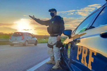 PRF reforça fiscalização em rodovias federais na Operação Natal
