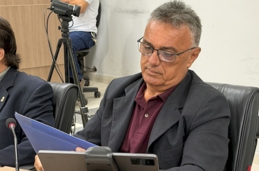 Denis Formiga solicita implantação de faixa de pedestres em frente à Padaria de Israel, em Sousa