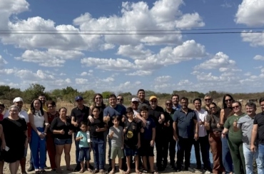 Radamés Estrela participa da inauguração de passagem molhada solicitada por ele para a comunidade do Curralinho