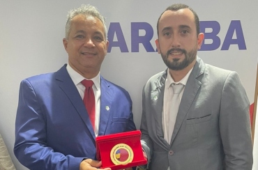 Prefeito Geroncio Junior celebra conquista do Selo Ouro de Alfabetização em São Francisco 