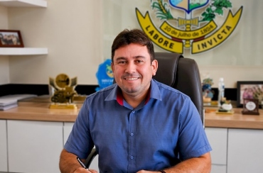 Helder Carvalho é eleito melhor prefeito do Sertão da Paraíba em enquete online