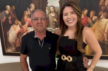 Prefeita interina, Amanda Silveira, recebe vereador de oposição, Ananias Vieira, em reunião institucional