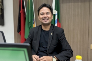 Diógenes Ferreira vota a favor de urgência em projeto que destina R$ 1,5 milhão ao Programa Educação Premiada