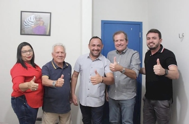 Fábio Tyrone recebe apoio do vice-prefeito e dois vereadores de Bom Jesus