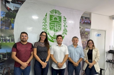  Em reunião, prefeito Helder Carvalho discute sobre investimentos educação de Sousa com representantes da Associação Bem Comum 