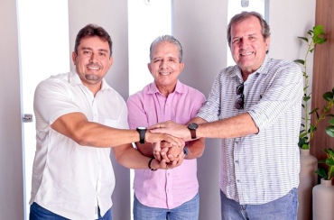 Prefeito Helder Carvalho destaca experiência de Nabor para fortalecer a saúde regional em Sousa