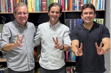 Tyrone recebe apoio do ex-prefeito de São Francisco, João Bosco Filho, e passa a contar com os dois grupos políticos do município