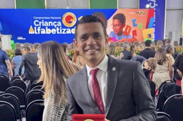 Prefeito de Santa Cruz, Alberto de Braz, comunica saída do Partido Liberal
