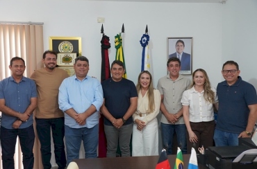 Prefeito Lucas Braga participa de reunião com gestores municipais e reforça parceria para manutenção da Casa de Acolhimento Regional