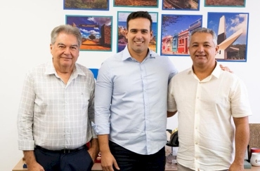 Lindolfo Pires, Lucas Ribeiro e Géroncio Júnior discutem demandas para o desenvolvimento de São Francisco