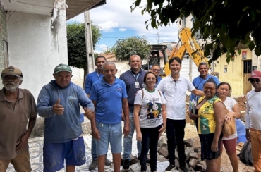 Em Sousa, Diógenes Ferreira acompanha obras de saneamento e no bairro Várzea da Cruz