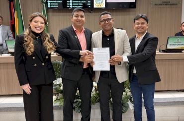 Ao ser eleito, Abel Sales destaca representatividade, gratidão e compromisso ao assumir presidência da Câmara de Sousa