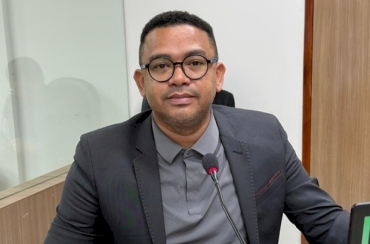 Abel Sales vota favorável a projeto de R$ 1,6 milhão para construção de campo de futebol amador