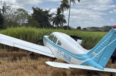 Avião com prefeito Cícero Lucena faz pouso de emergência , no Sertão da Paraíba 