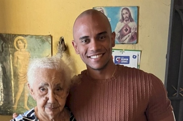 Juninho de Zilda celebra 100 anos da avó e destaca importância do cuidado e respeito às pessoas idosas