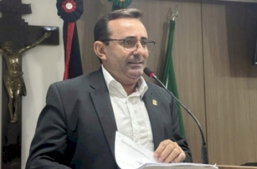 Vereador Radamés Estrela volta a cobrar fiscalização na PB-391 devido à presença de animais soltos na pista