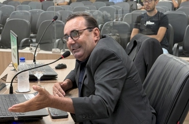 Vereador Radamés Estrela solicita reforma do Estádio “O Edilsão” no bairro Mutirão 