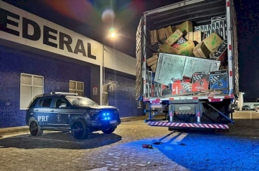 PRF apreende cerca de 535 mil maços de cigarro e detém motorista após tentativa de fuga na PB