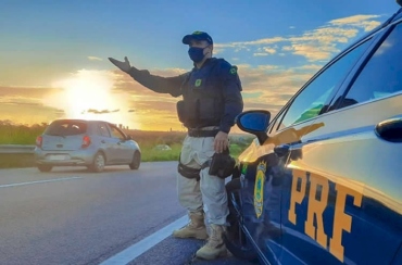 PRF reforça fiscalização em rodovias federais na Operação Natal
