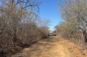 Gestão Helder Carvalho amplia recuperação de estradas na zona rural de Sousa