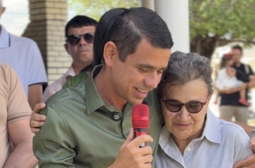 Alberto de Braz comemora avanço da educação e alcance de 82% na fluência leitora no 2º ano do Ensino Fundamental em Santa Cruz