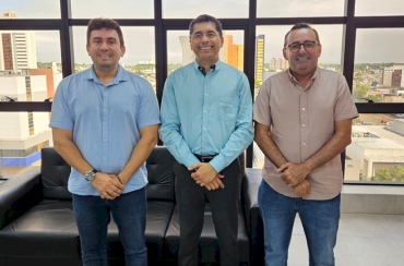 Helder Carvalho discute investimentos para Sousa em reunião com o secretário de Estado do Planejamento, Orçamento e Gestão da PB