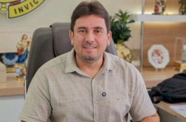 Prefeito Helder Carvalho sanciona lei que cria o Programa Educação Premiada para servidores da Rede Municipal de Sousa