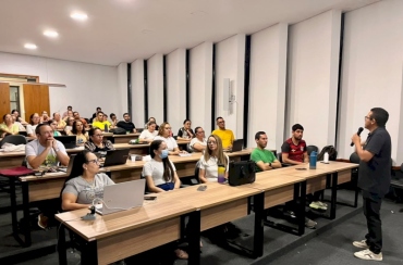 Gestão Helder Carvalho promove formação para ampliar uso das Salas Maker na rede municipal