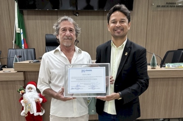 Câmara Municipal concede Título de Cidadania Sousense ao artista plástico Berg Carnaubano, autor do Portal do Dinossauros e demais obras 