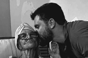 Prefeita interina, Amanda Silveira, emite Nota de Pesar pelo falecimento de Dona Lourdinha, avó do ex-secretário de Esporte e Lazer, Delani Júnior 