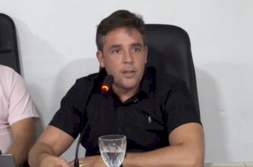 Prefeito Neto de Coraci antecipa pagamento de abril e reafirma compromisso com servidores de São José da Lagoa Tapada 