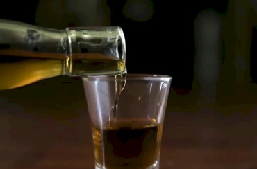 Em meio à crise por metanol, setor de bares tem quedas nas vendas na Paraíba