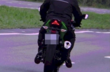 Moto é flagrada a 172 km/h e carro a 168 km/h durante o feriadão na Paraíba