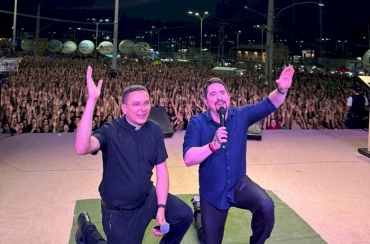 Geraldinho Correia reúne fiéis em grande celebração dos 60 anos da Paróquia de Sant’Ana, em Sousa 