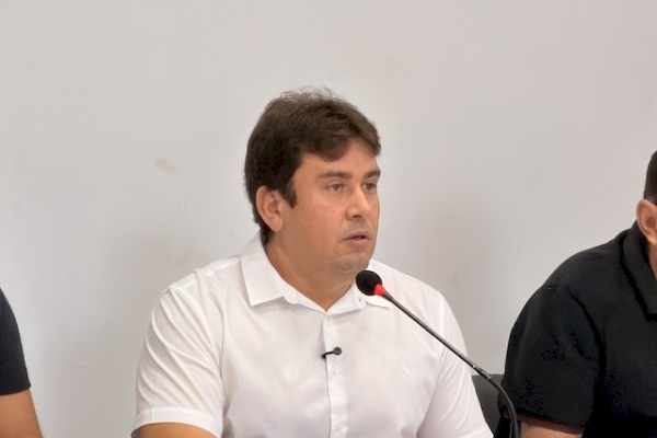 Prefeito Helder Carvalho anuncia implantação das disciplinas de Educação Financeira e Educação Sexual na rede municipal de ensino