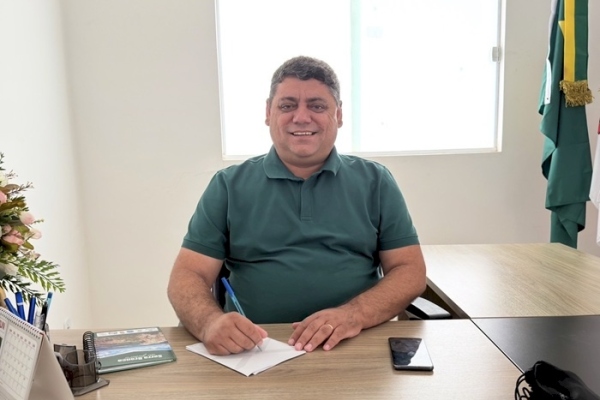 Gestão de Thially Aristóteles coloca Vieirópolis entre as 10 prefeituras da Paraíba que pagam salários com antecedência