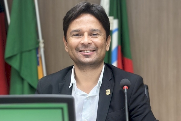 Vereador Diógenes Ferreira solicita implantação do Programa Terceira Refeição em bairros de Sousa