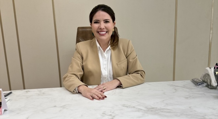 Após ser anunciada para assumir interinamente a Prefeitura de Sousa, Amanda Silveira mais uma vez fará história na política; saiba mais