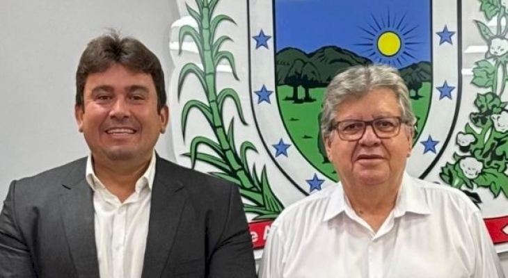 Helder Carvalho diz que João Azevêdo merecia ser 'eleito senador por aclamação' e o classifica como 'o melhor da história da Paraíba'