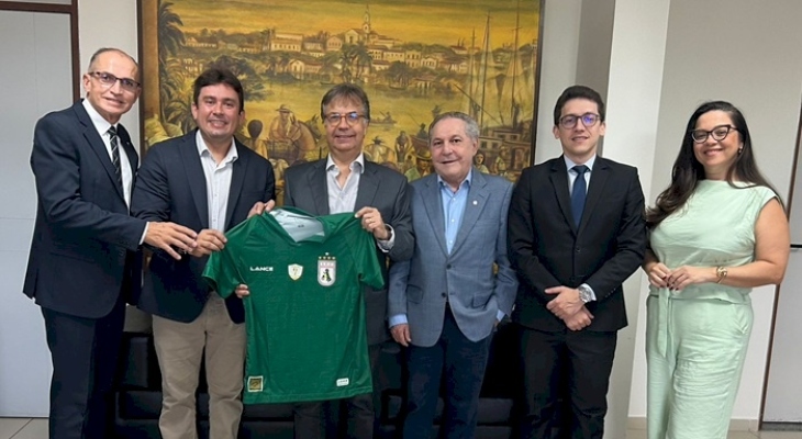 Buscando estreitar relações institucionais com os órgãos de controle, prefeito Helder Carvalho visita o presidente do TCE-PB