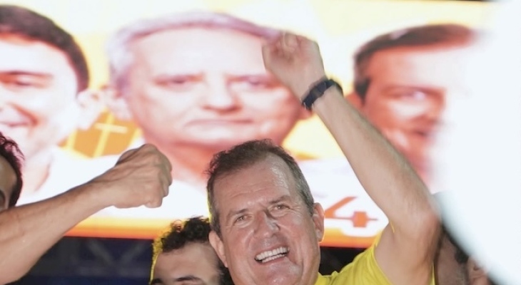 No maior Fofa Chão realizado em Sousa, Fábio Tyrone destaca emoção de estar no meio do povo e agradece a Helder Carvalho