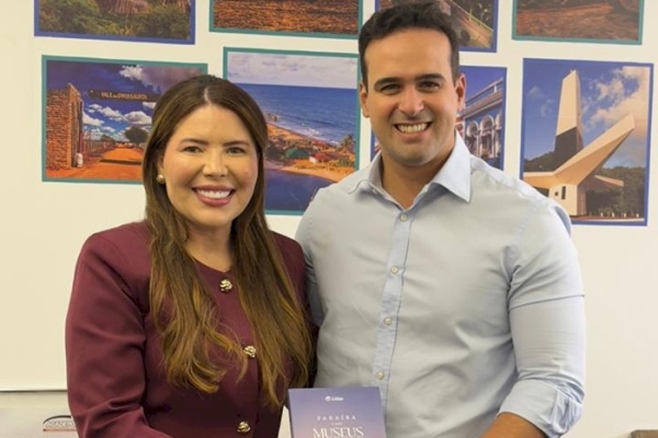 Prefeita em exercício de Sousa, Amanda Silveira, cumpre agenda oficial com Lucas Ribeiro, em João Pessoa 