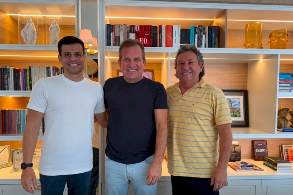 Fábio Tyrone recebe apoio do vereador Helano Segundo, de Cajazeiras