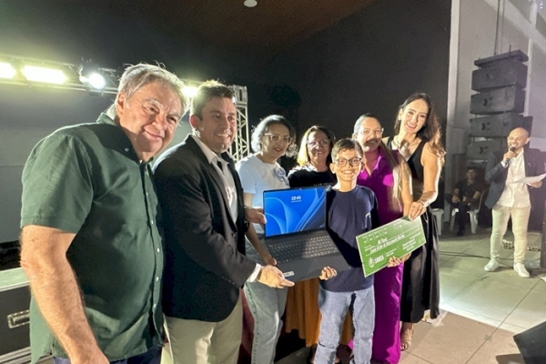 Gestão Helder Carvalho é destaque na Paraíba ao investir R$ 1,5 milhão em premiação aos profissionais da educação de Sousa