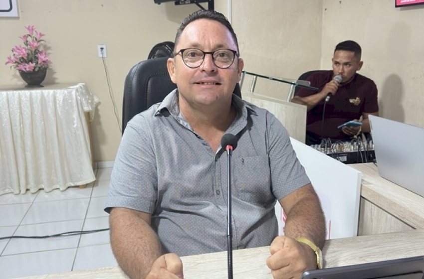 Vereador Samuel Guedes em Sessão da CMSJLT